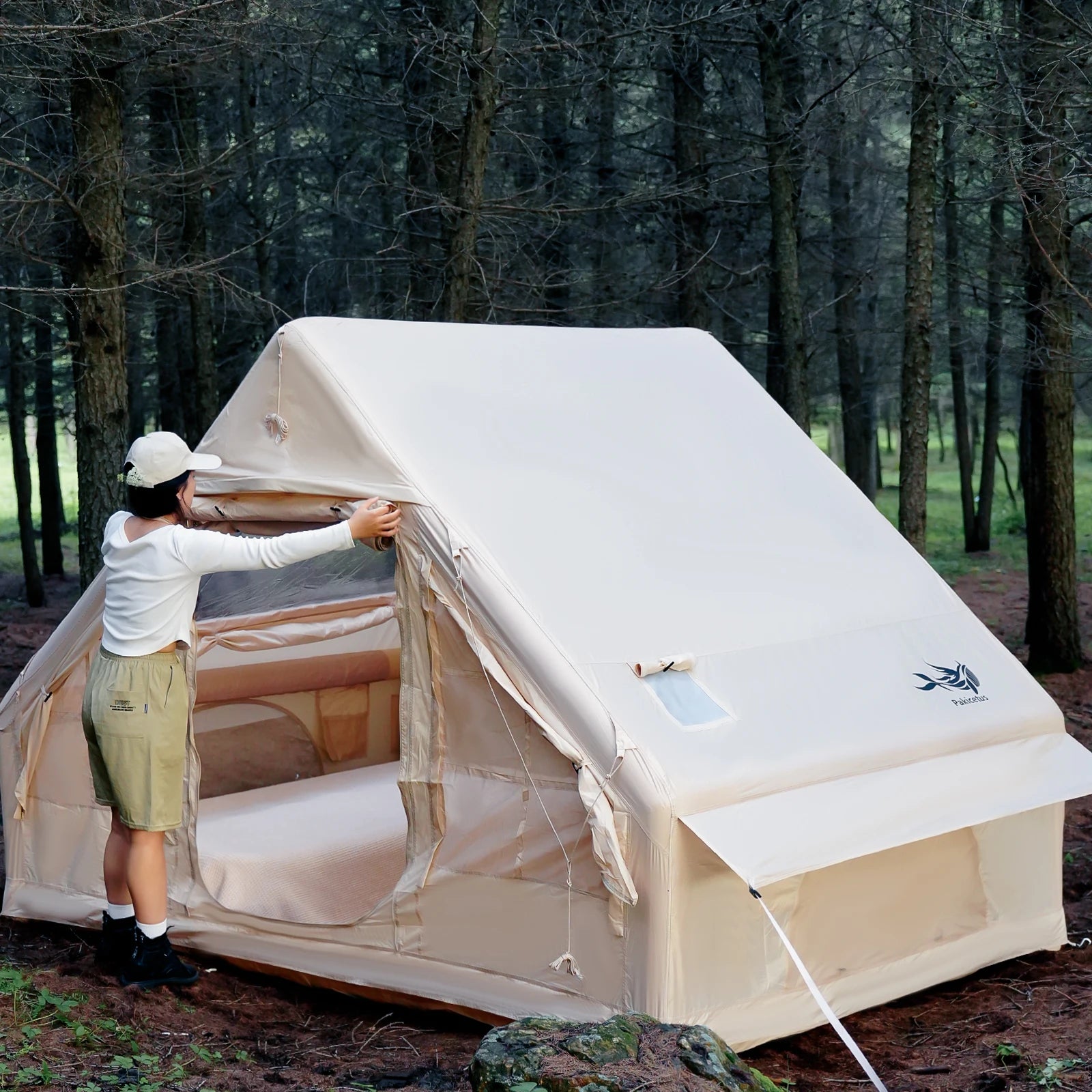 Inflatable Tent With Skylight, Pump, 4-6 Person Outdoor Family Luxury Tent